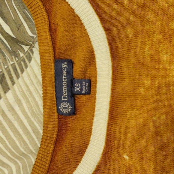 Democracy Light Weight Brownish Yellow Sweater XS #703 - Picture 2 of 6